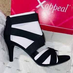 Xappeal strapped black mini heels size 8.5 new like condition